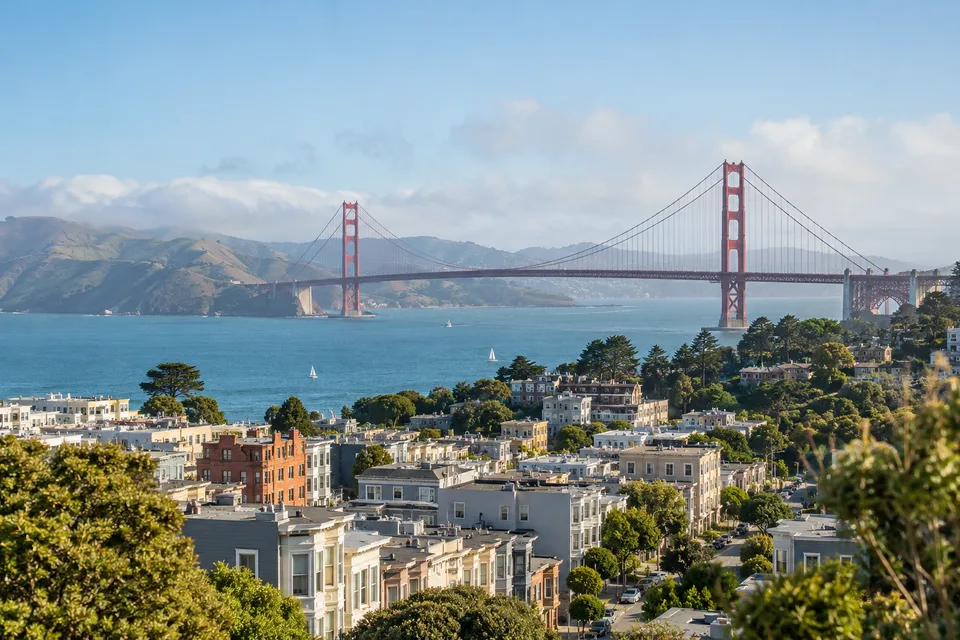 AI-generated illustration: San Francisco skyline and architecture